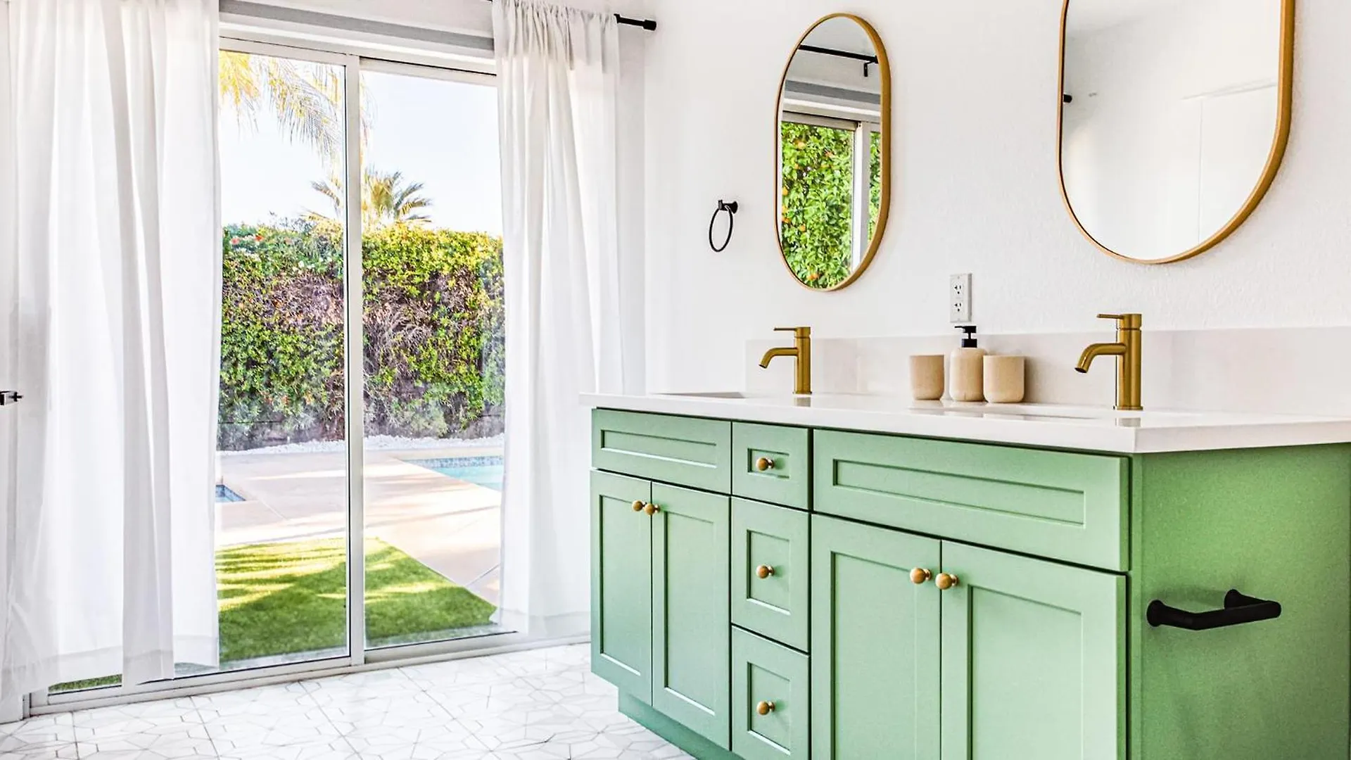 Luminous Home With Pool And Views Palm Springs Hébergement de vacances