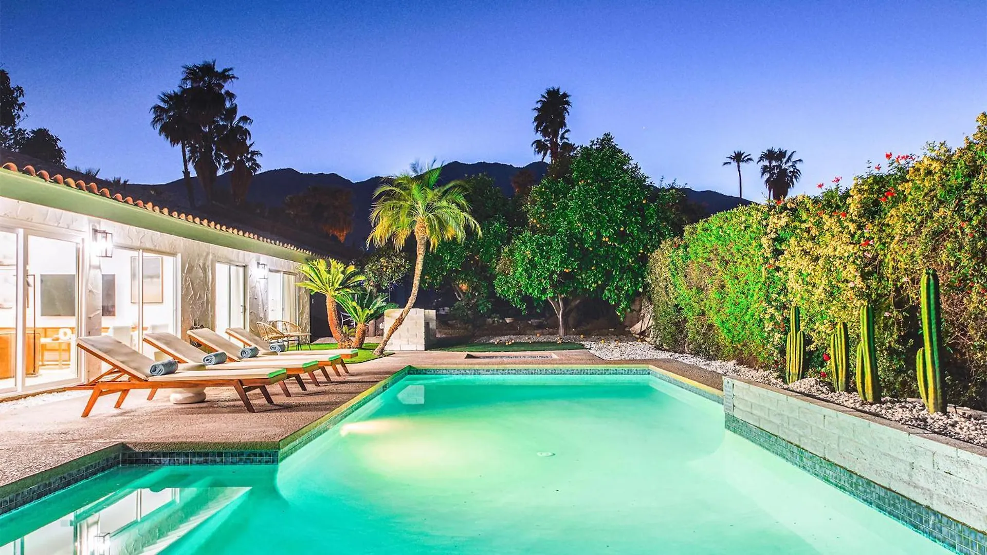 Luminous Home With Pool And Views Palm Springs 0*,